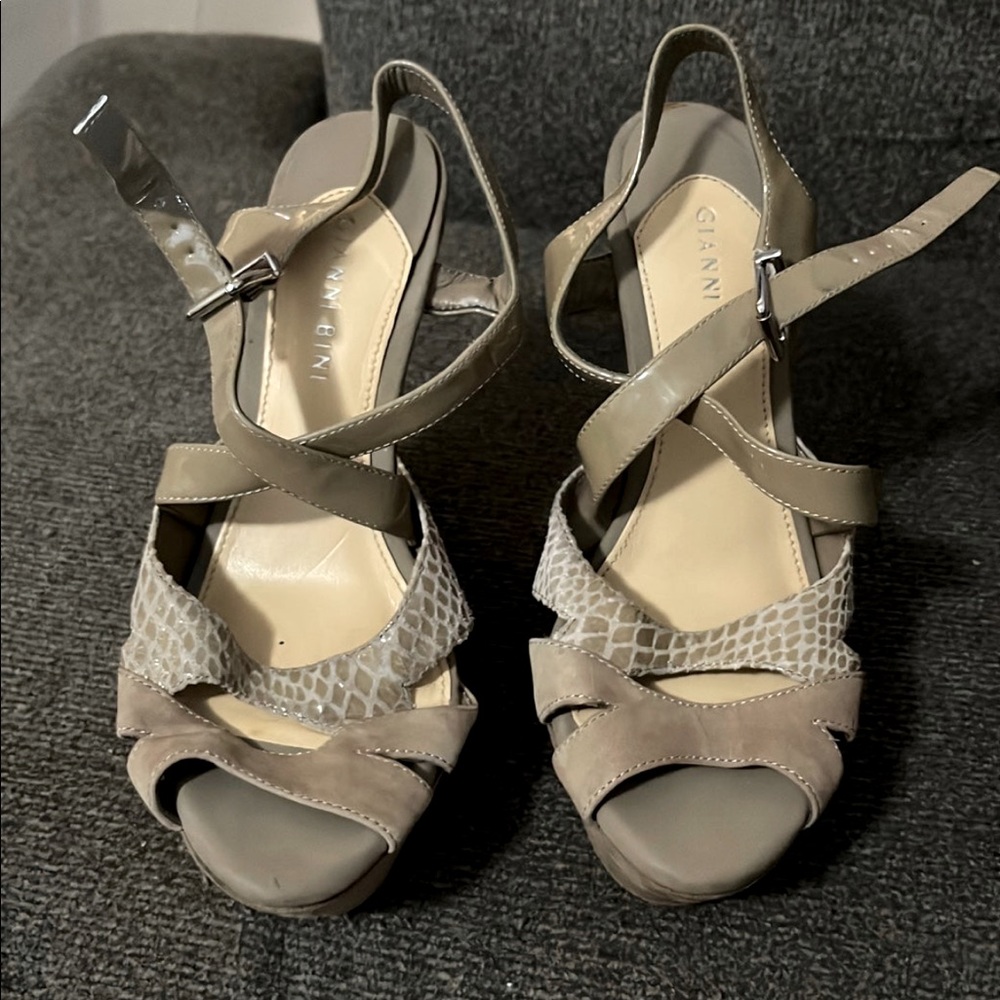 Gianna Bini Wedges